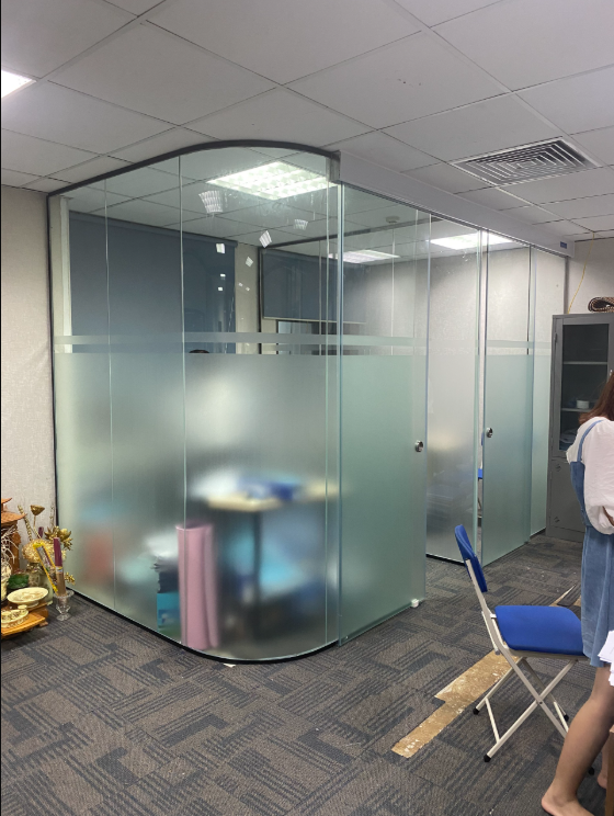 Kính mặt dựng cong uốn cong