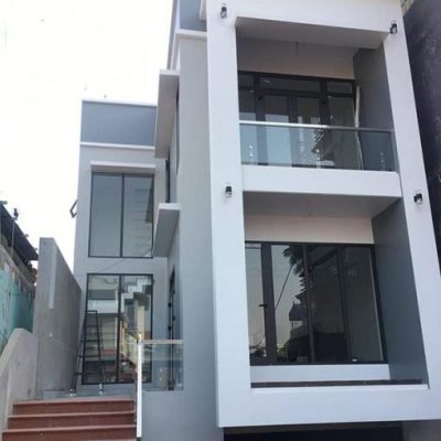 Lan can kính cường lực có những loại nào?