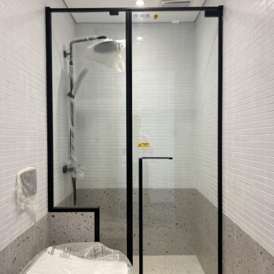 Cabin kính 1 cánh mở quay