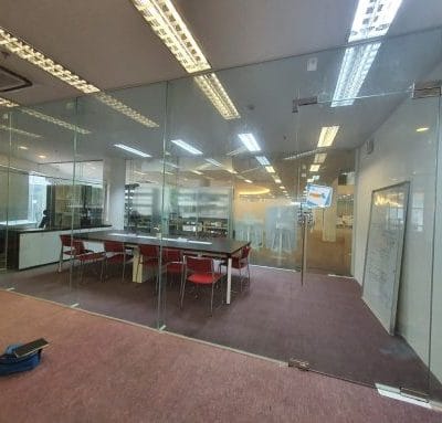 Lắp đặt vách kính văn phòng uy tín tại Hà Nội