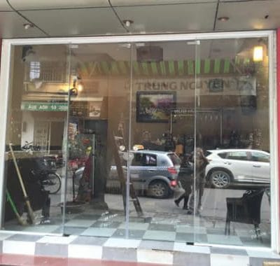 Cửa kính cường lực giá bao nhiêu?