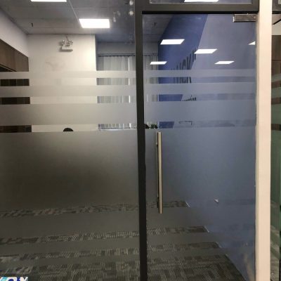 Cửa kính văn phòng 1 cánh kết hợp vách nhôm kính
