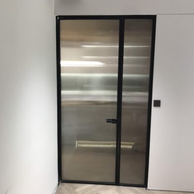 Cửa nhôm hệ Slim mở quay kết hợp vách cố định