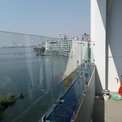 Lắp đặt lan can kính tại Hà Nội uy tín và chất lượng