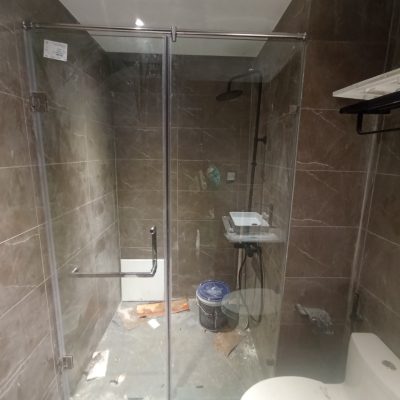 Lắp đặt phòng tắm kính tại Hà Nội
