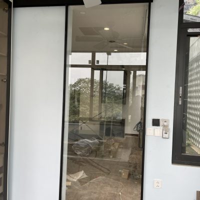 Cửa slim trượt không ray 1 cánh cao cấp