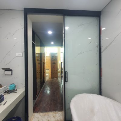 Video Cửa Slimdoor 1 cánh trượt không ray dưới có giảm chấn