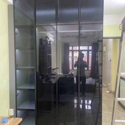 Cánh kính tủ áo màu xanh đen khung nhôm 20×20 cao cấp