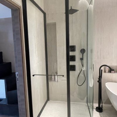 Các mẫu phòng tắm kính phổ biến