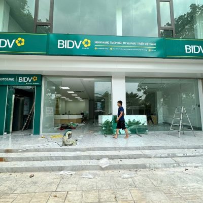 Lắp đặt cửa kính tự động an toàn hiện đại cho ngân hàng BIDV